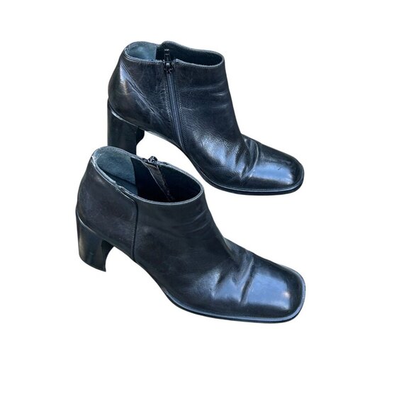 Via Spiga Boots Black Leather Ankle Booties Block Heels Size 6.5 M - Picture 4 of 13